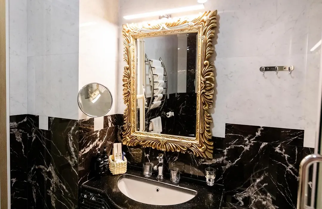 Boutique Spa Casino Hotel Lybid Plaza-1